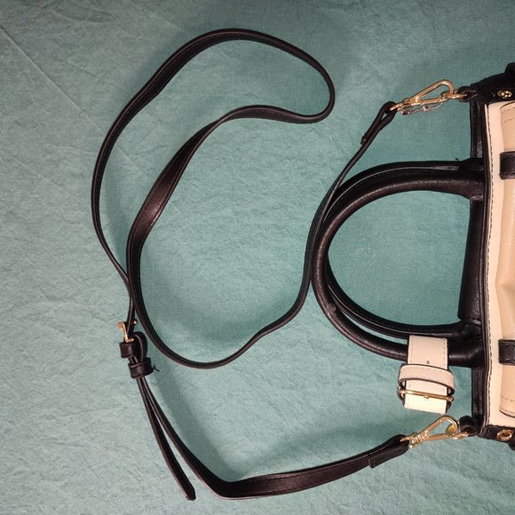 Reed Purse Crossbody bag Cream and Black comfortable casual classic - Picture 6 of 16